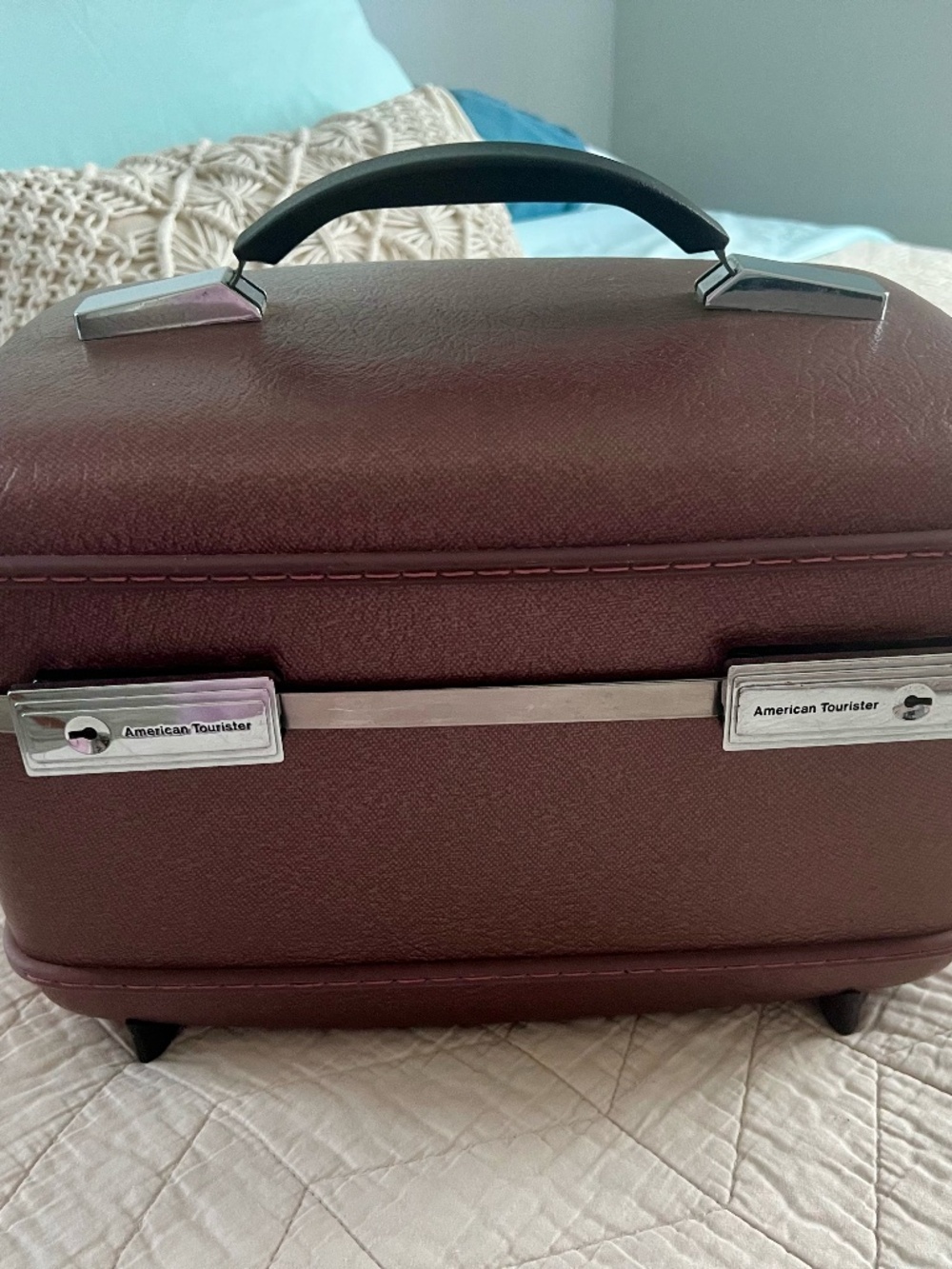 American Tourister vintage train/makeup case